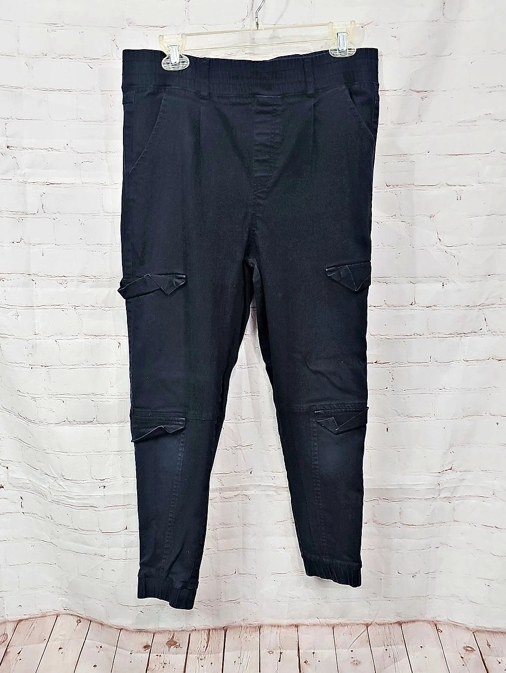 V.I.P. Black Cargo Leggings Size 15/16 Like New